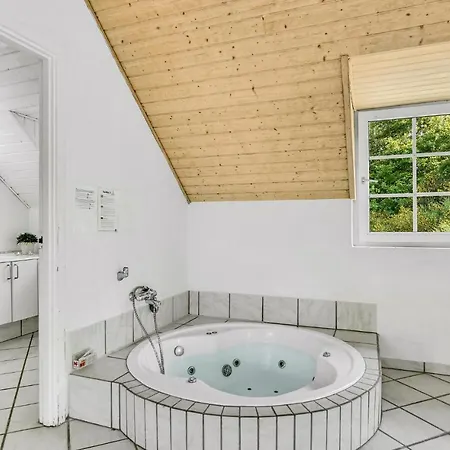 Σπίτι διακοπών Lovely In With Sauna *
